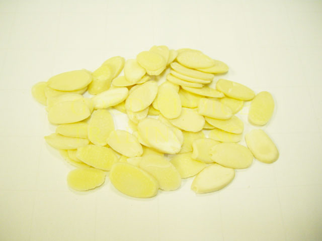 ALMOND BLANCHED CO HALVES 23/25